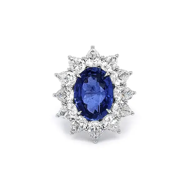 Goldring mit Saphir und Diamanten