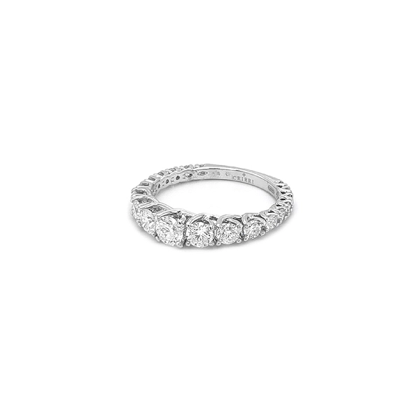 Goldring mit Diamanten