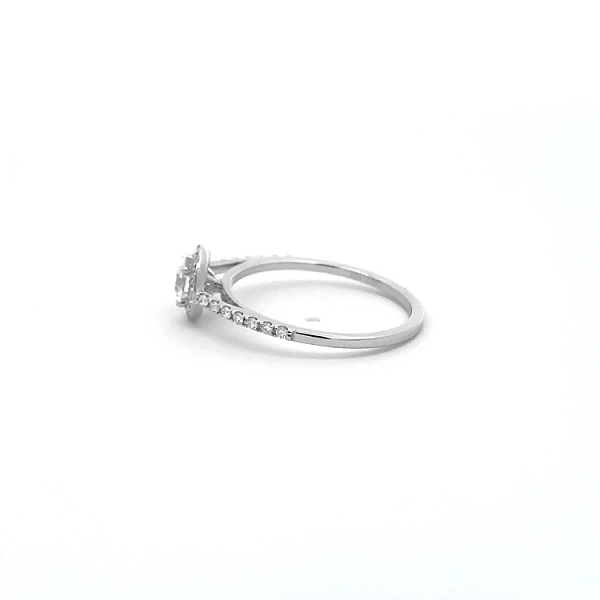 Verlobungsring aus Gold mit Diamanten