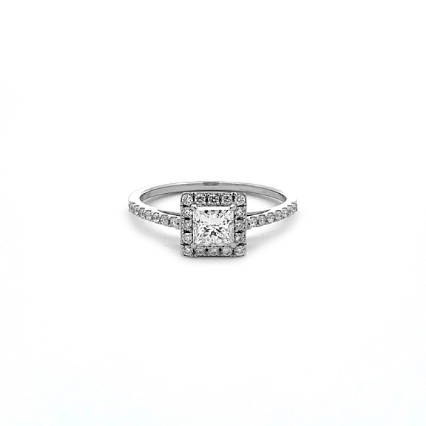 Verlobungsring aus Gold mit Diamanten
