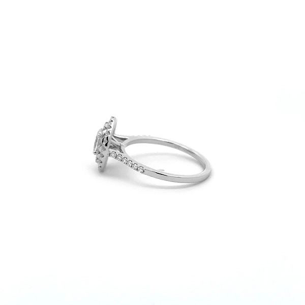 Goldring mit Diamanten