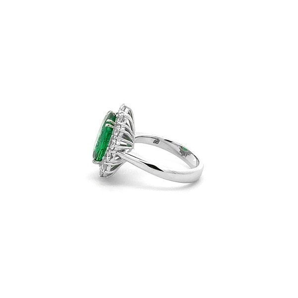 Goldring mit Smaragd und Diamanten