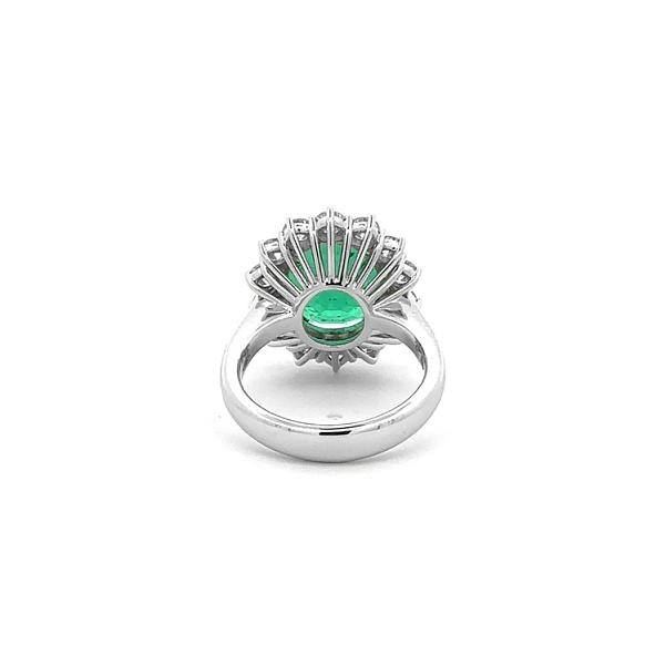 Goldring mit Smaragd und Diamanten