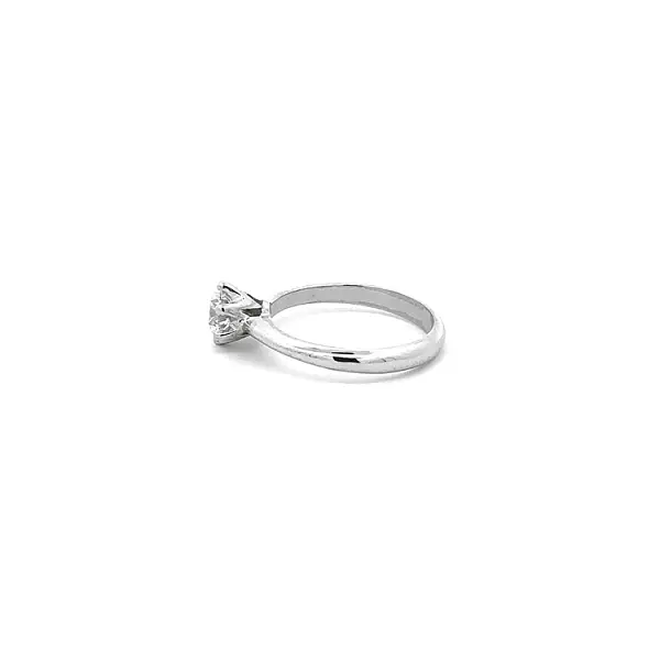 Gold Verlobungsring mit Diamant