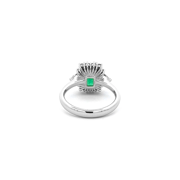 Goldring mit Smaragd und Diamanten