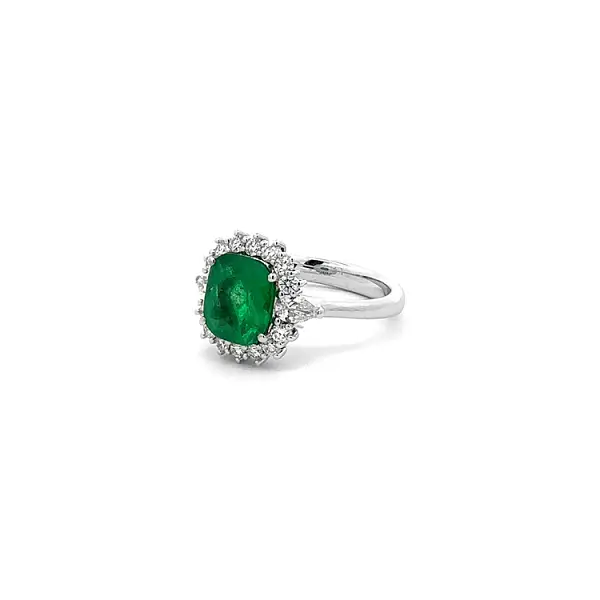 Goldring mit Smaragd und Diamanten
