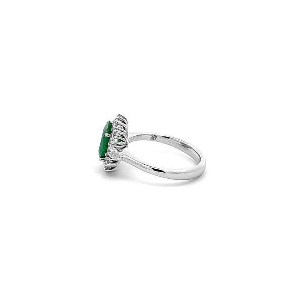 Goldring mit Smaragd und Diamanten