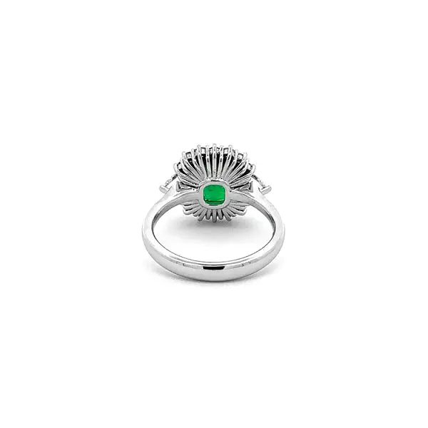 Goldring mit Smaragd und Diamanten