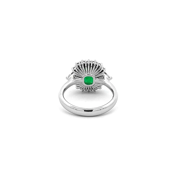Goldring mit Smaragd und Diamanten
