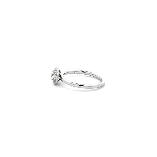 Goldring mit Diamanten