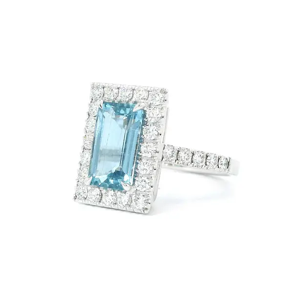 Harmonie aus Aquamarin und Diamanten in luxuriösem Weißgold