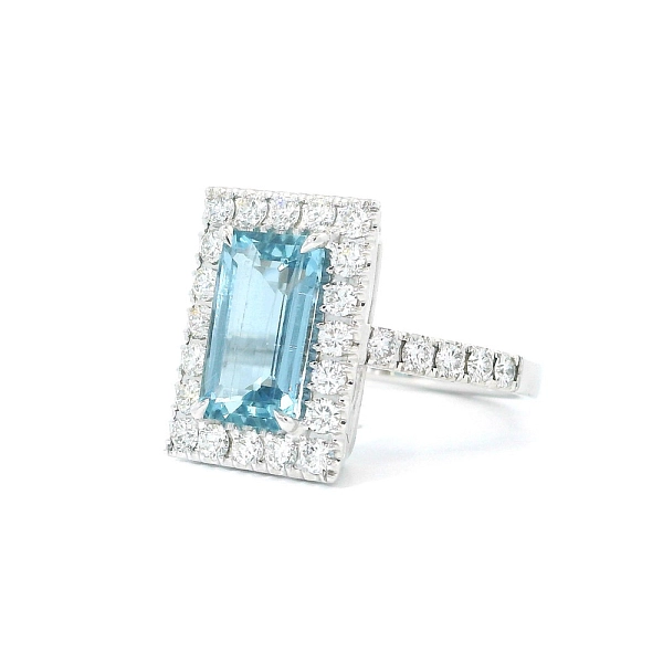 Harmonie aus Aquamarin und Diamanten in luxuriösem Weißgold