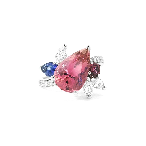 Eleganter Schmuck mit rosa Turmalin, Saphiren und funkelnden Diamanten