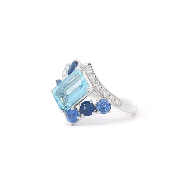 Exklusiver Ring mit Aquamarin, Saphir Glitzer und Diamanten