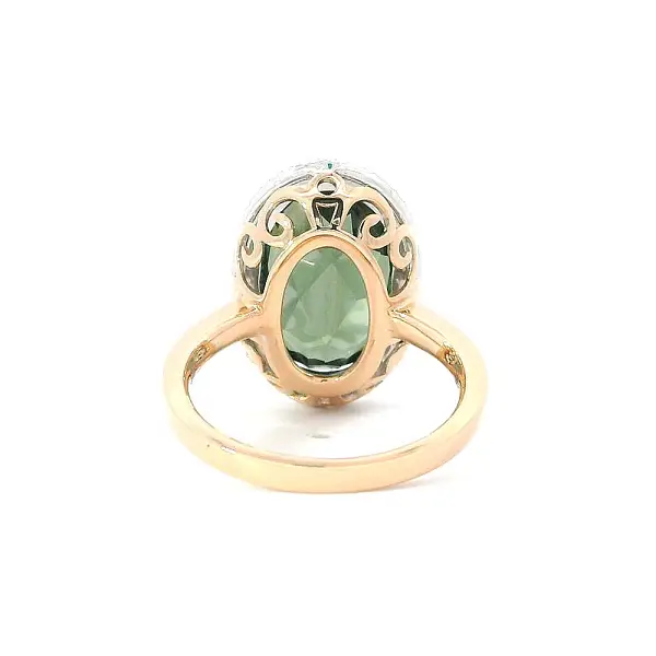 Luxuriöser Ring mit grünem Turmalin und Diamanten