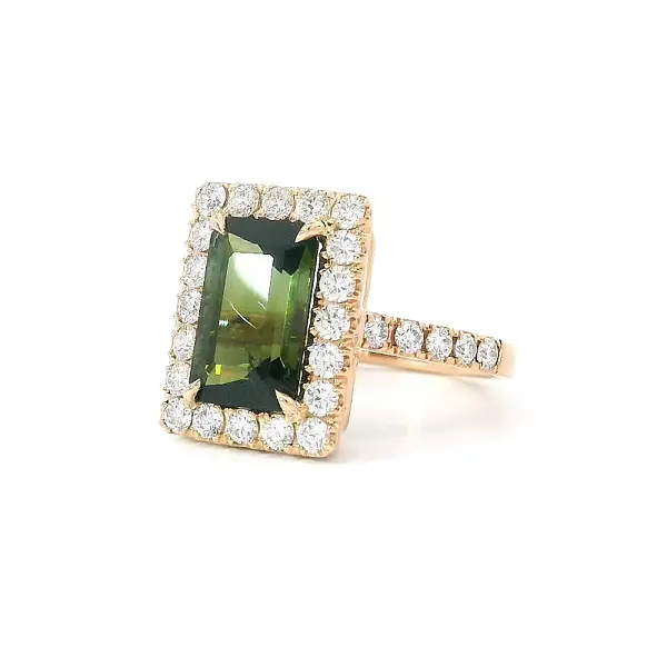 Ring Natürliche Eleganz aus grünem Turmalin und Diamanten