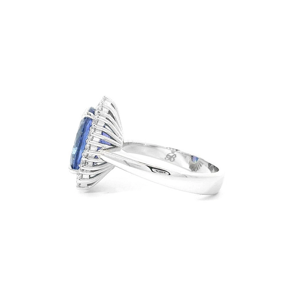Exklusiver Ring aus Weißgold mit Tansanit und funkelndem Diamant