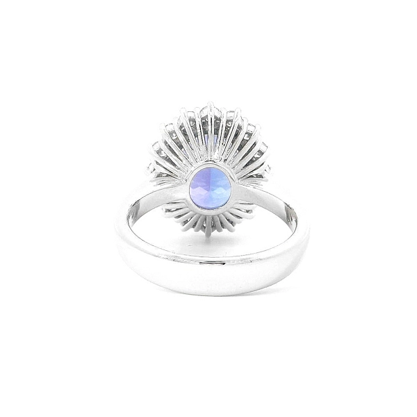 Exklusiver Ring aus Weißgold mit Tansanit und funkelndem Diamant