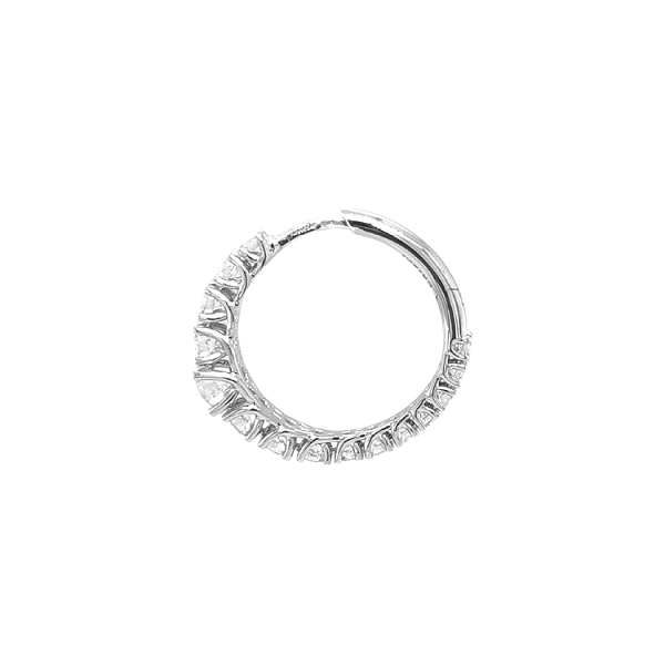 Runde Goldohrringe mit Diamanten
