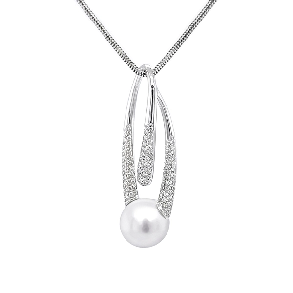 Gold-Anhänger mit Naturperle und Diamanten
