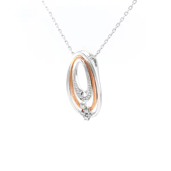 Gold-Anhänger mit Diamanten