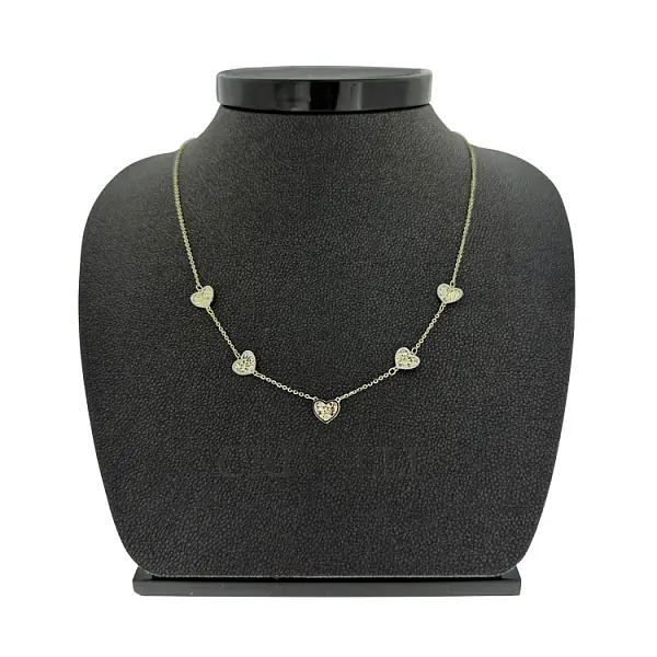 Goldene Halskette mit Herzen