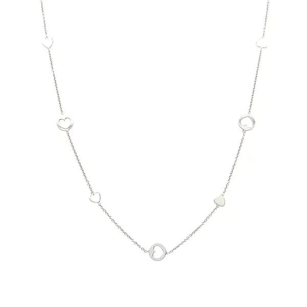 Goldene Halskette mit Herzen