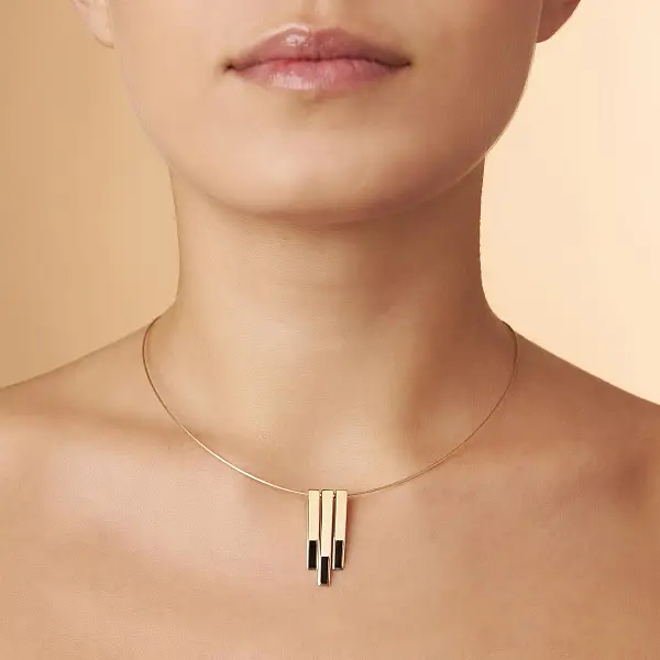 Gold-Halskette mit Emaille