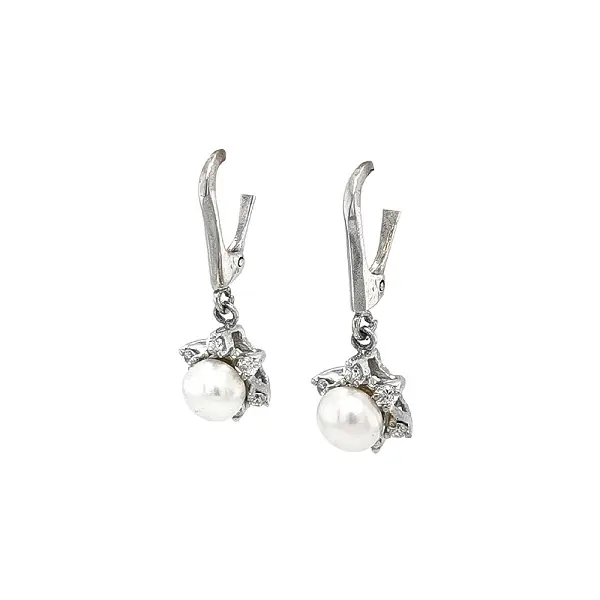 Elegante Weißgoldohrringe mit Perlen und Zirkonia