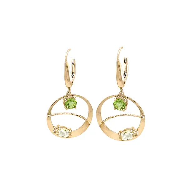 Goldfarbene Ohrringe mit Anhänger