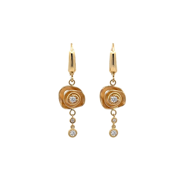 Goldfarbene Ohrringe mit Rosendesign und funkelnden Zirkoniasteinen
