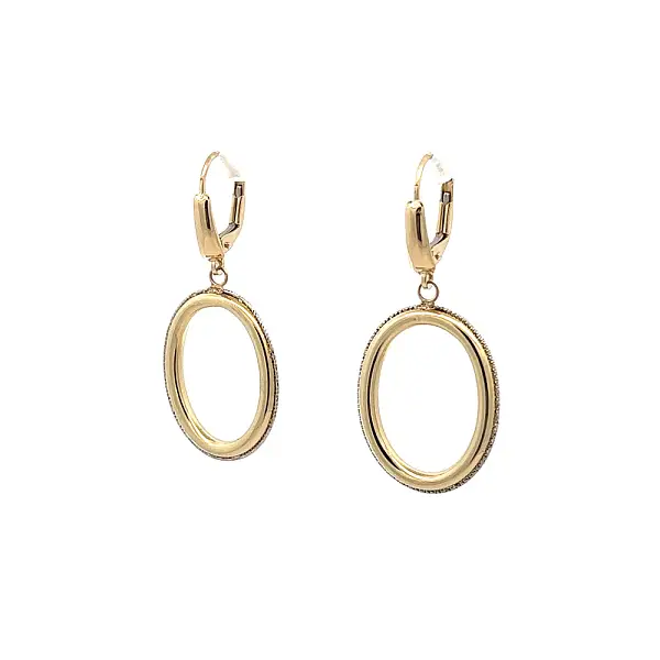 Goldfarbene Ohrringe mit Anhänger