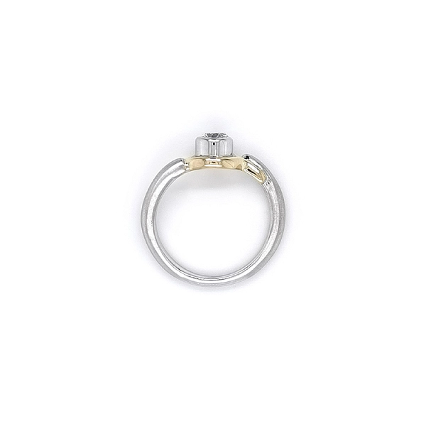 Ring mit Zirkon aus Kombinationsgold