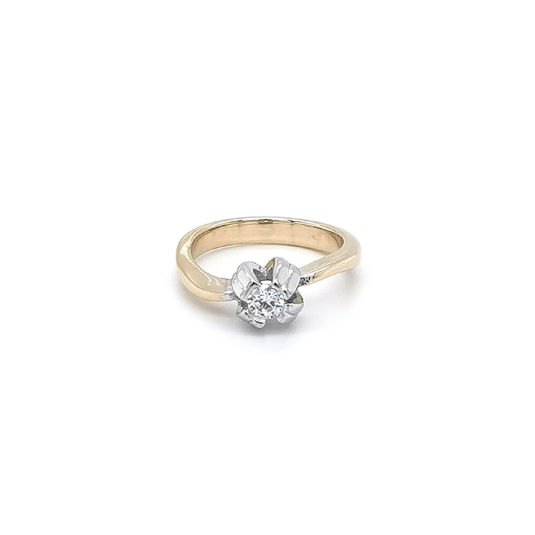 Ring mit Zirkon aus Kombinationsgold