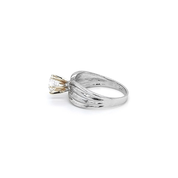 Ring mit Zirkon aus Kombinationsgold