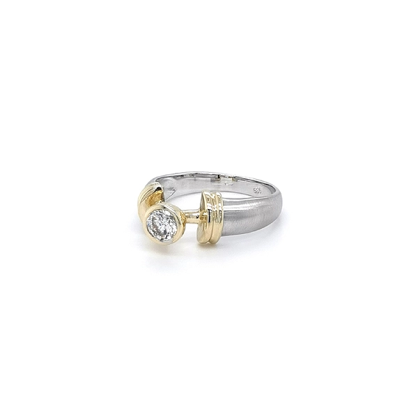 Ring mit Zirkon aus Kombinationsgold