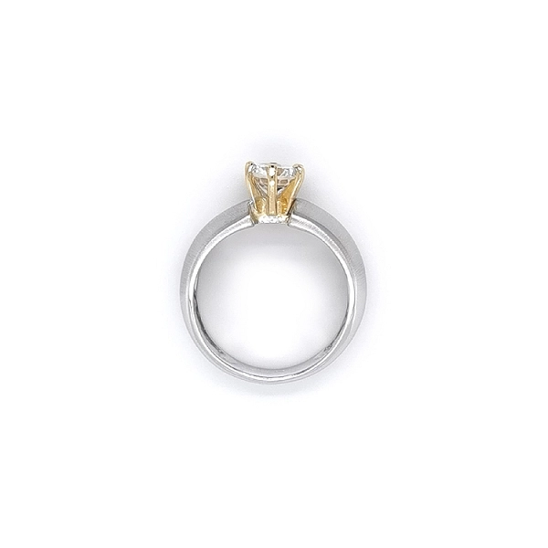 Verlobungsring mit Zirkon aus kombiniertem Gold