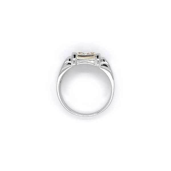 Ring mit Zirkon aus Kombinationsgold
