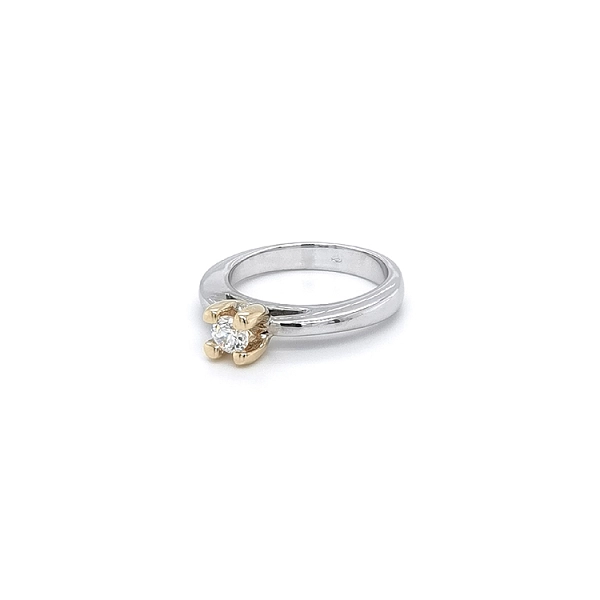 Verlobungsring mit Zirkon aus kombiniertem Gold