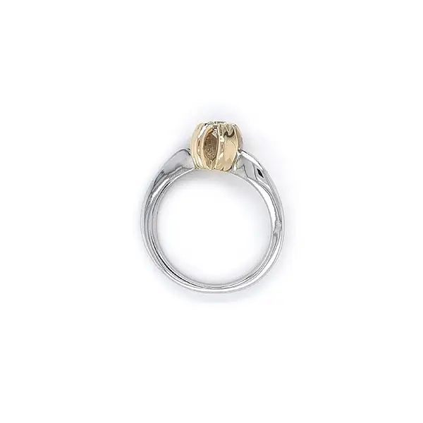 Ring mit Zirkon aus Kombinationsgold