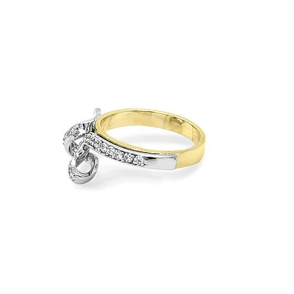 Goldring mit Zirkonen