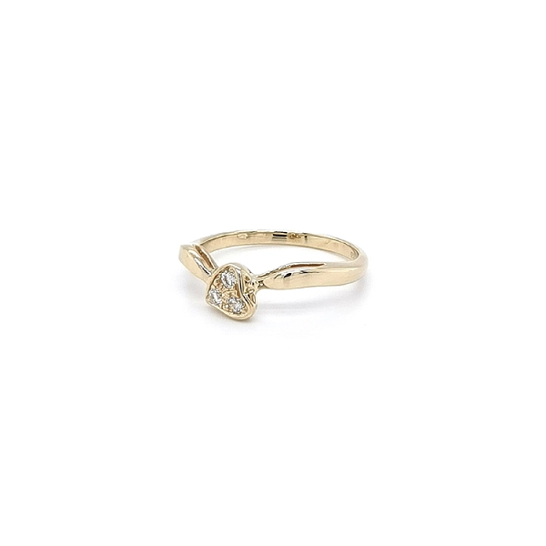 Goldring mit Zirkonen