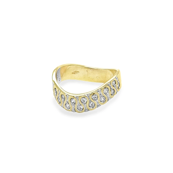 Goldring mit Zirkonen