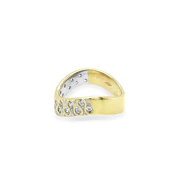 Goldring mit Zirkonen