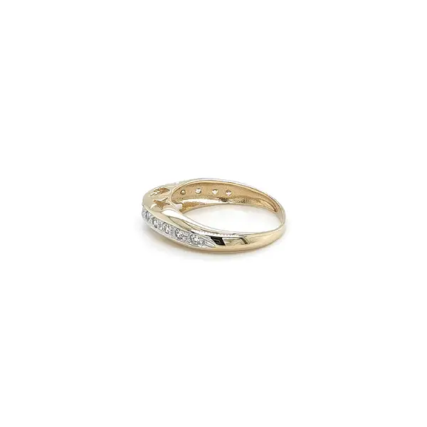 Ring mit Zirkonias in Gold-Kombination