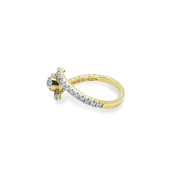Goldring mit Zirkonen