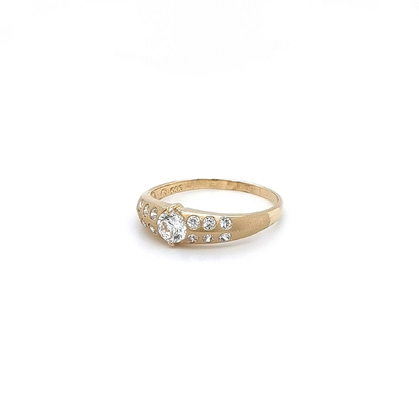 Goldring mit Zirkonen