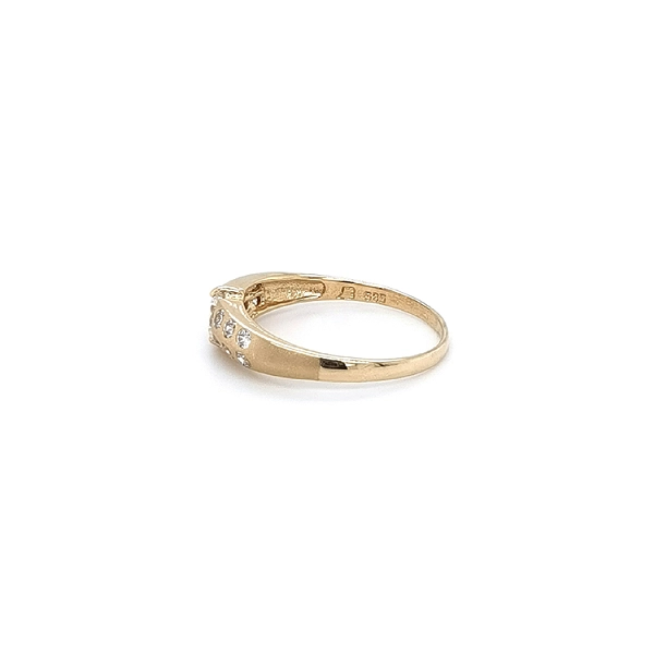 Goldring mit Zirkonen