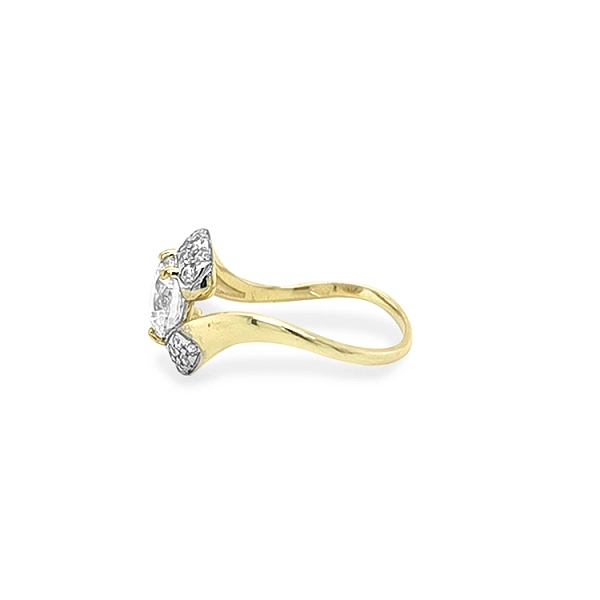 Gold Verlobungsring mit Zirkonen
