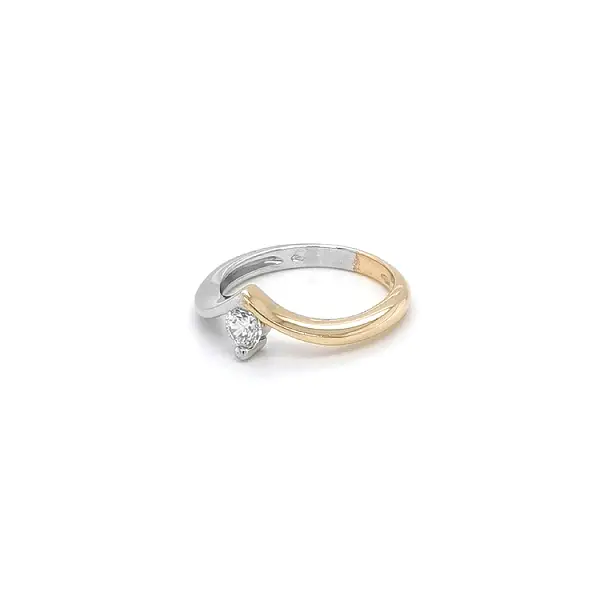 Gold Verlobungsring mit Zirkon